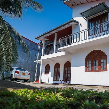 Lakeside Villa Anuradhapura Bagian luar foto