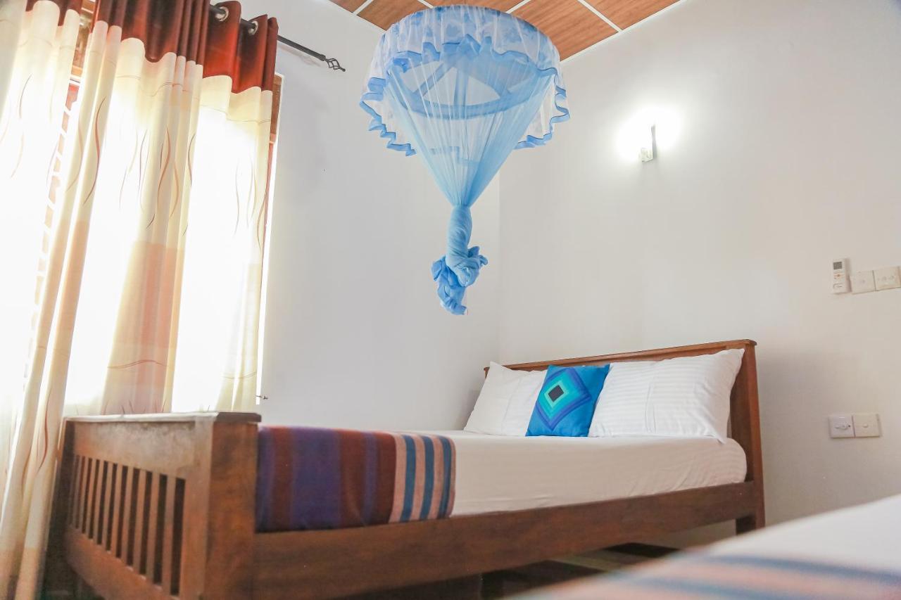 Lakeside Villa Anuradhapura Bagian luar foto