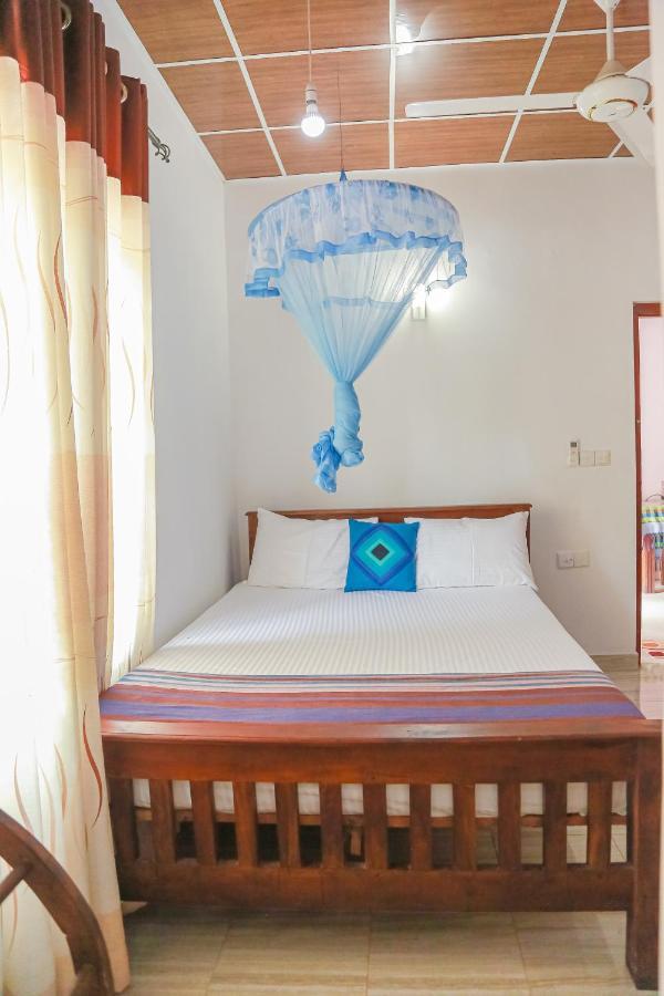Lakeside Villa Anuradhapura Bagian luar foto