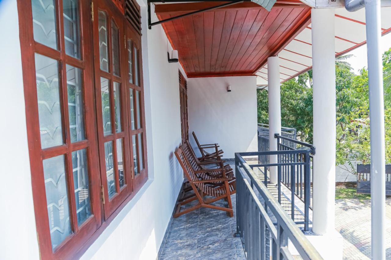Lakeside Villa Anuradhapura Bagian luar foto