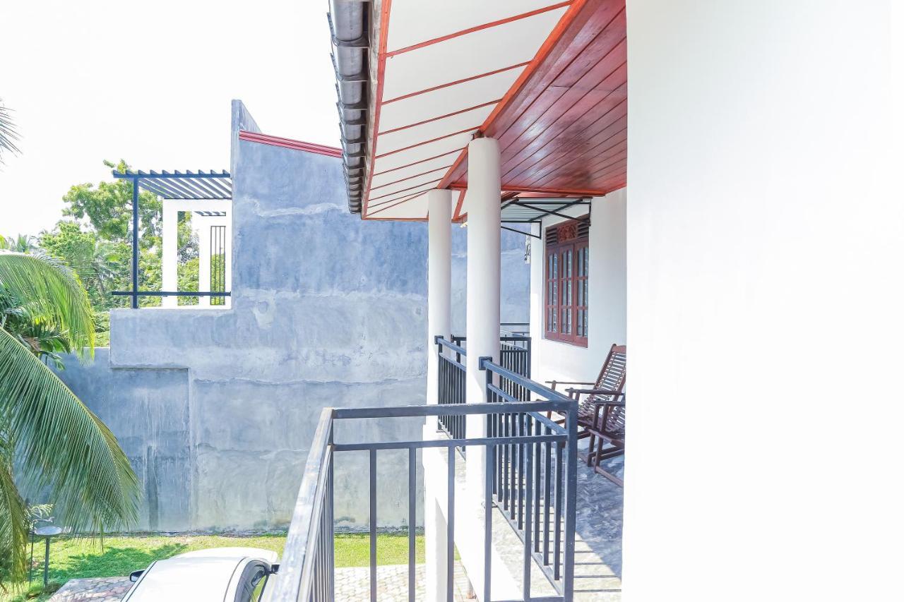 Lakeside Villa Anuradhapura Bagian luar foto