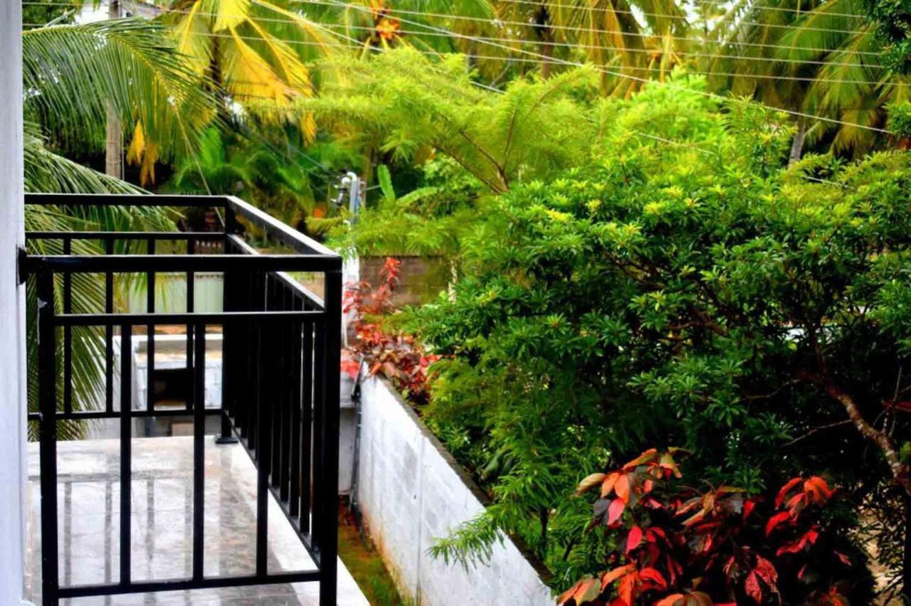 Lakeside Villa Anuradhapura Bagian luar foto