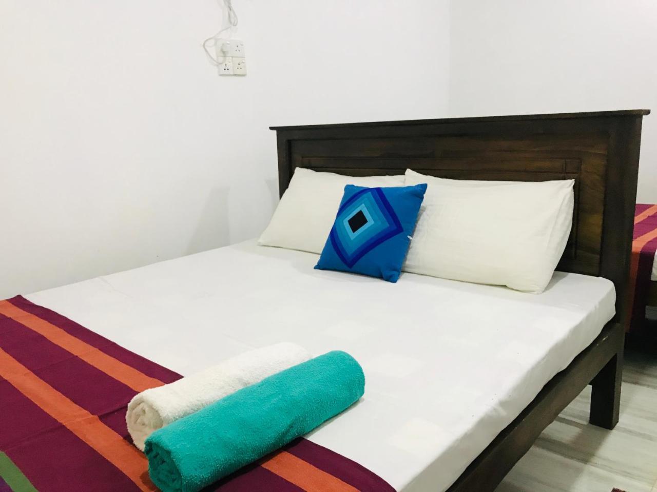 Lakeside Villa Anuradhapura Bagian luar foto